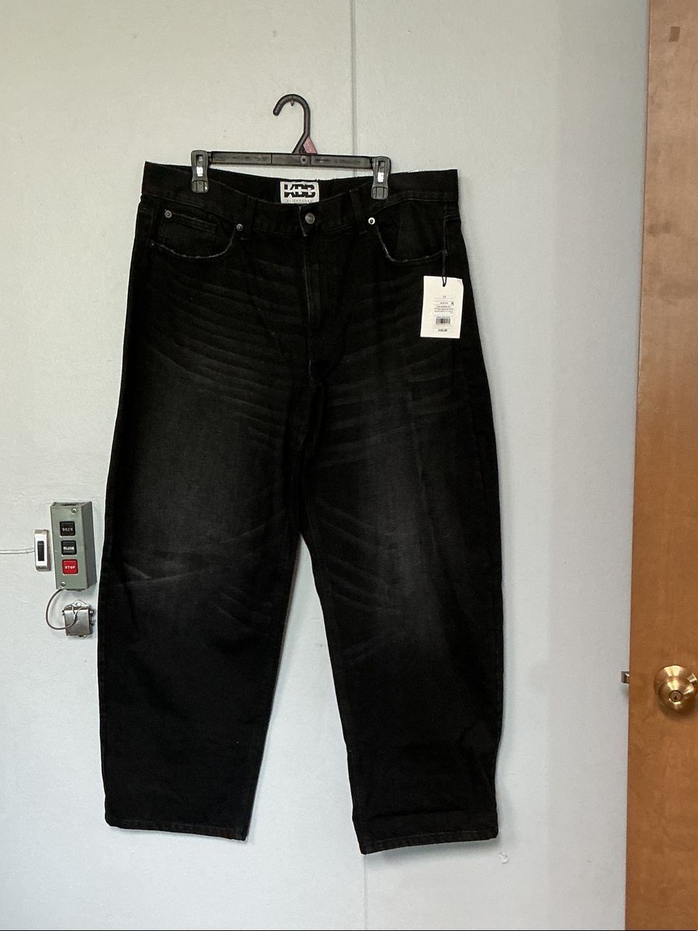 KBB By Kahlana Women’s Black Barrel Leg Jeans